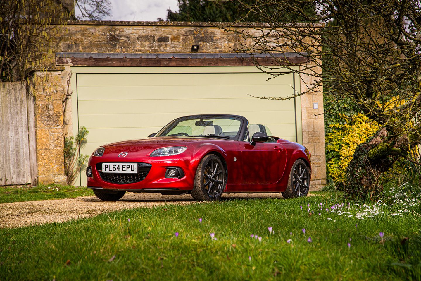 Check Out the 25th Anniversary Edition Mazda Miata: A Collectors Dream